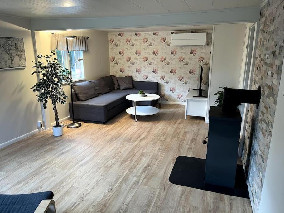 Mysigt Boende Naera Soederasen Ljungbyhed Exterior foto